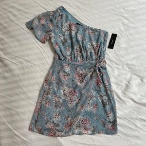 NWT Lulu’s One Shoulder Dress